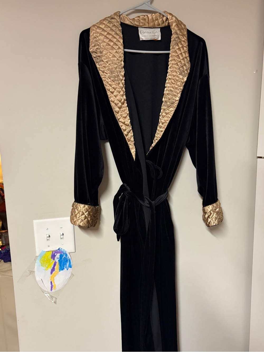 VTG Cinema Etoile Black Velvet Robe Gold Quilted Trim Luxury Women’s Loungewear